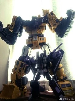 Toyworld TW-C07Y Constructor Devastator -Action Figures Store 16b650a079