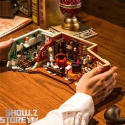 Pantasy 86218 Sherlock Holmes 221B Baker Street Building Blocks -Action Figures Store 75e32c899f