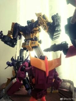 Toyworld TW-C07Y Constructor Devastator -Action Figures Store 85b8a3eda9