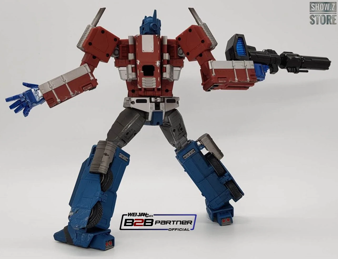 Weijiang MPP-10 Commander Optimus Prime Battle Damaged Oversized Limited Edition W/ Custom Display Base 8 Weijiang MPP-10 Commander Optimus Prime Battle Damaged Oversized Limited Edition W/ Custom Display Base - Image 6