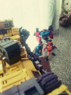 Toyworld TW-C07Y Constructor Devastator -Action Figures Store d27cee8d04