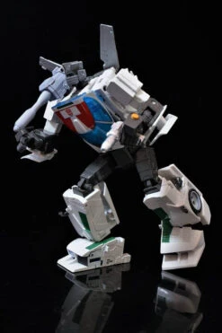 Takara MP-20+ Wheeljack Anime Color -Action Figures Store e4a2bb5ea8