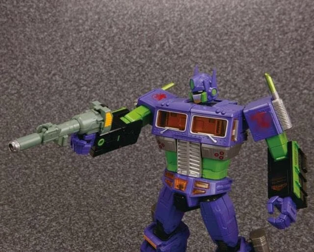 4th Party MP10 Optimus Prime EVA Painted Version /w Trailer 7 4th Party MP10 Optimus Prime EVA Painted Version /w Trailer - Image 5